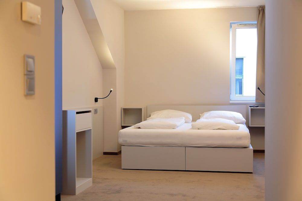 Maverick Central Market Standard Double Room 14