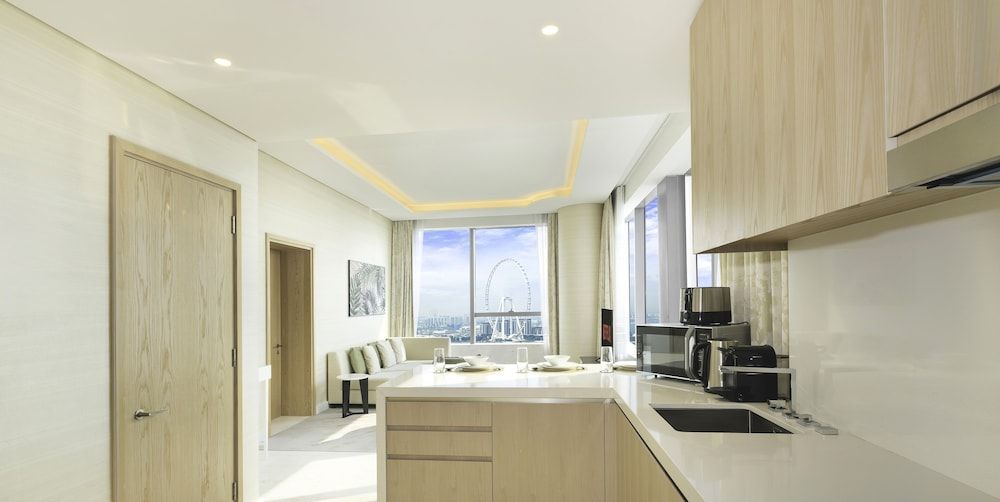 undefined LUX Iconic Views at Palm Tower Suite 3 4