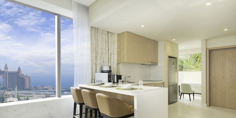 undefined LUX Iconic Views at Palm Tower Suite 3 3