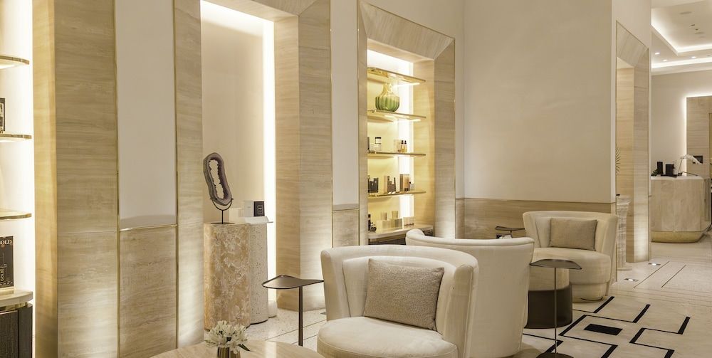 undefined LUX Iconic Views at Palm Tower Suite 3 7