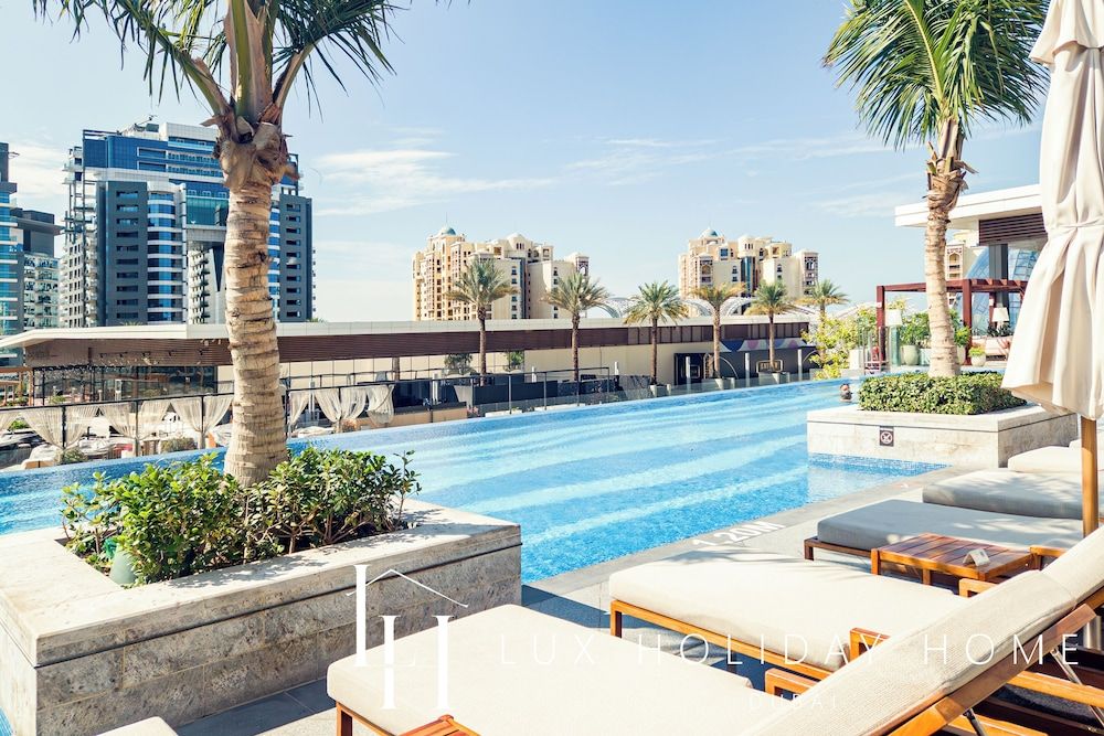 undefined LUX Iconic Views at Palm Tower Suite 3 5