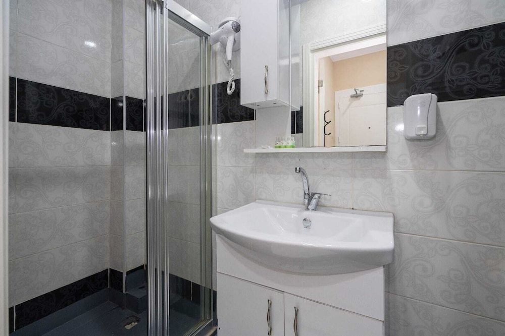 Bicer Hotel Deluxe Room 12