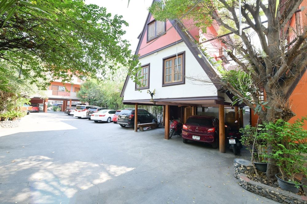 undefined OYO Maesri Resort 6