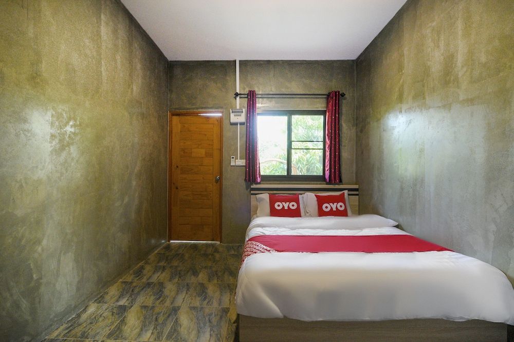 OYO 808 Kawin Home Standard Double Room 2