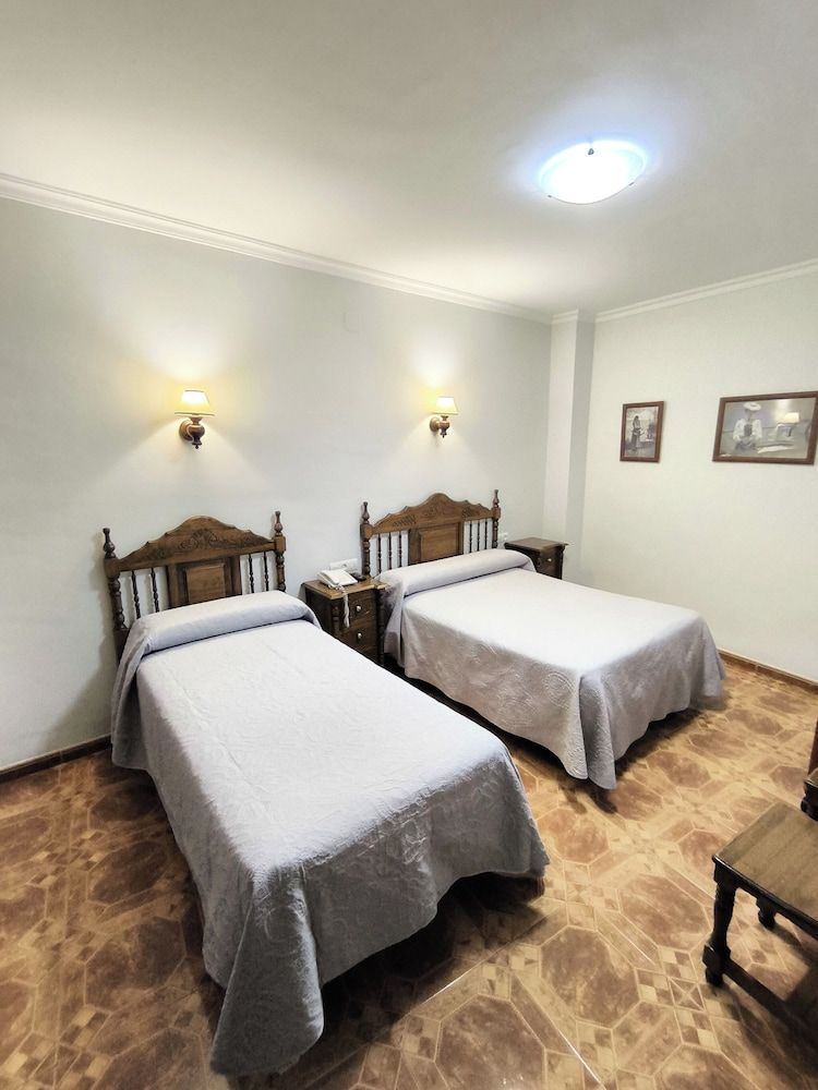 Hostal Bellido Triple Room 2