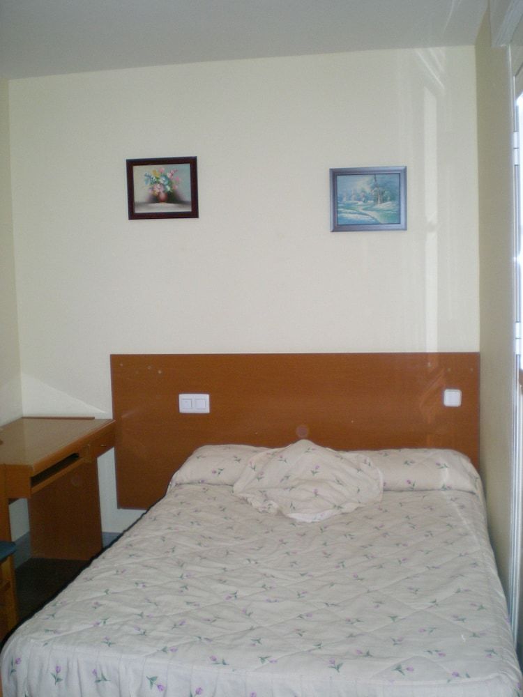 undefined Hostal Moncloa