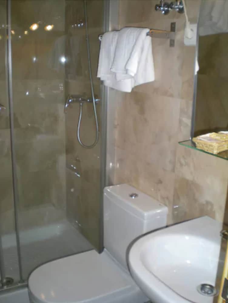 undefined Hostal Moncloa 2