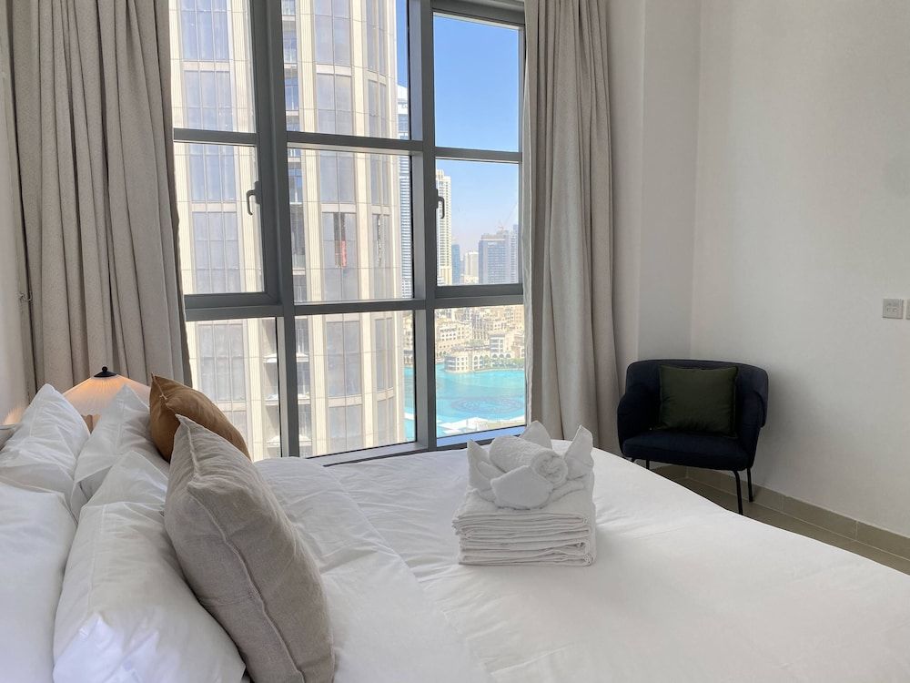 undefined Lux BnB Standpoint Towers Burj & Fountain Views