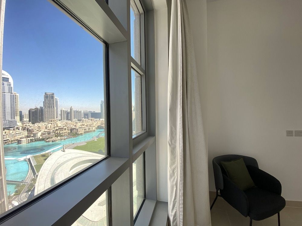 Lux BnB Standpoint Towers Burj & Fountain Views Panoramic Apartment 5