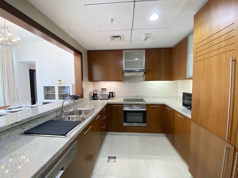 undefined Lux BnB Standpoint Towers Burj & Fountain Views 4