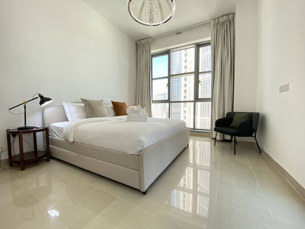 Lux BnB Standpoint Towers Burj & Fountain Views Panoramic Apartment