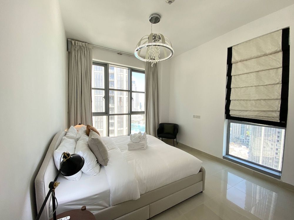 Lux BnB Standpoint Towers Burj & Fountain Views Panoramic Apartment 2