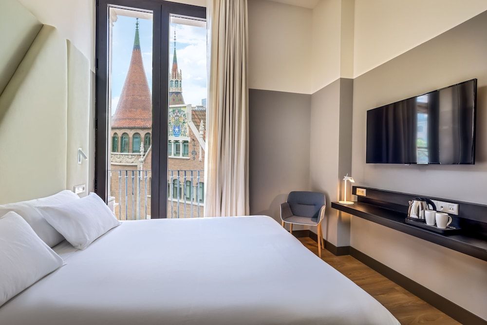 undefined Occidental Diagonal 414 3