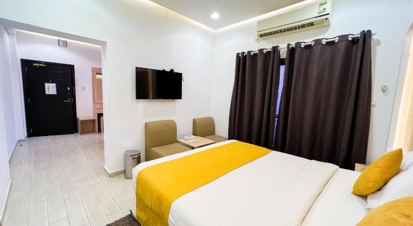 undefined 24 Gold Hotel 4