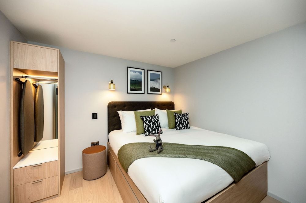 One Bedroom Apartment