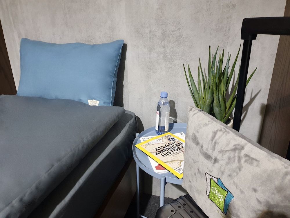 undefined Sleep 'n fly Sleep Lounge, D-Gates Terminal 1 - TRANSIT ONLY