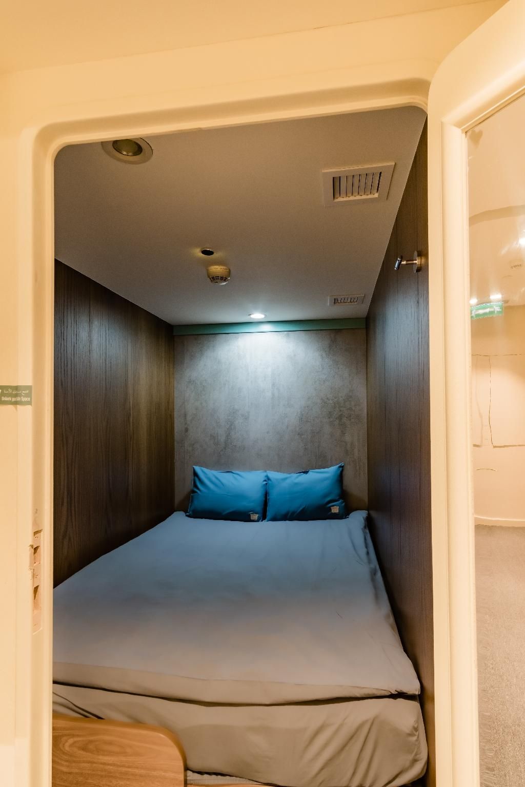 Sleepover Terminal 1, Concourse D – formerly sleep ‘n fly Double Cabin - 10 Hour Day and Evening Stay, 1:00 PM - 11:00 PM 9