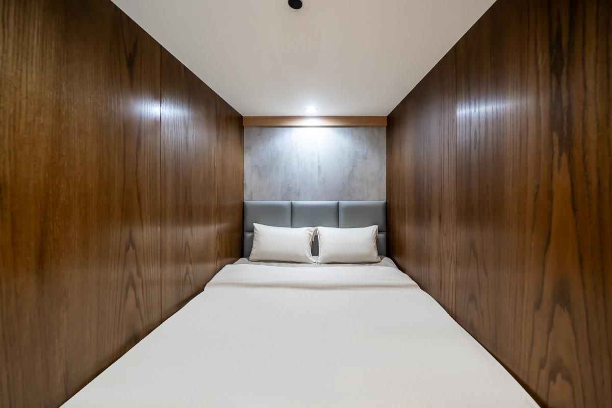 Sleepover Terminal 1, Concourse D – formerly sleep ‘n fly Double Cabin - 10 Hour Day and Evening Stay, 1:00 PM - 11:00 PM 2