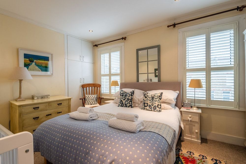 Charming Victorian Family Home in Wimbledon Family House, 2 Bedrooms, Garden View (2 Bedrooms) 5