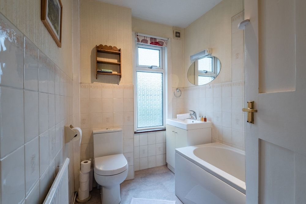 Charming Victorian Family Home in Wimbledon Family House, 2 Bedrooms, Garden View (2 Bedrooms) 8