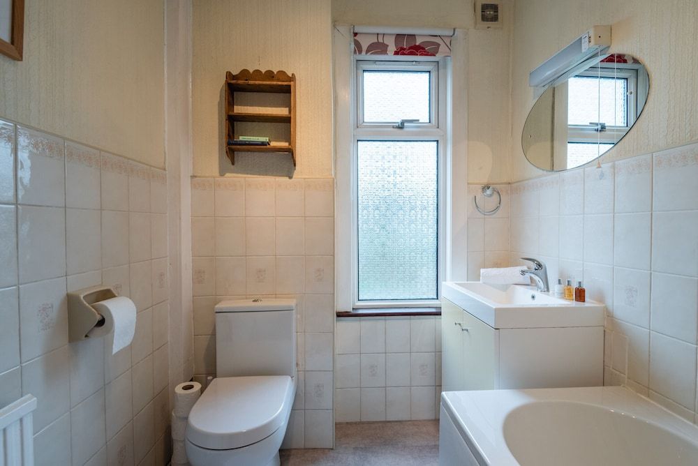 Charming Victorian Family Home in Wimbledon Family House, 2 Bedrooms, Garden View (2 Bedrooms) 9