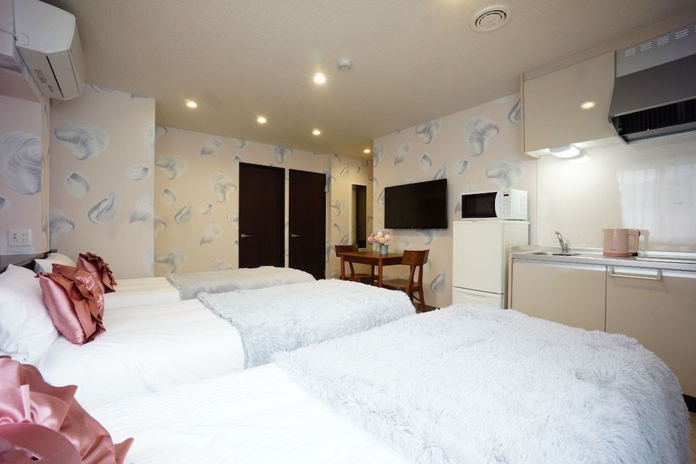 The South Hotel Tokyo Deluxe Triple Room 4