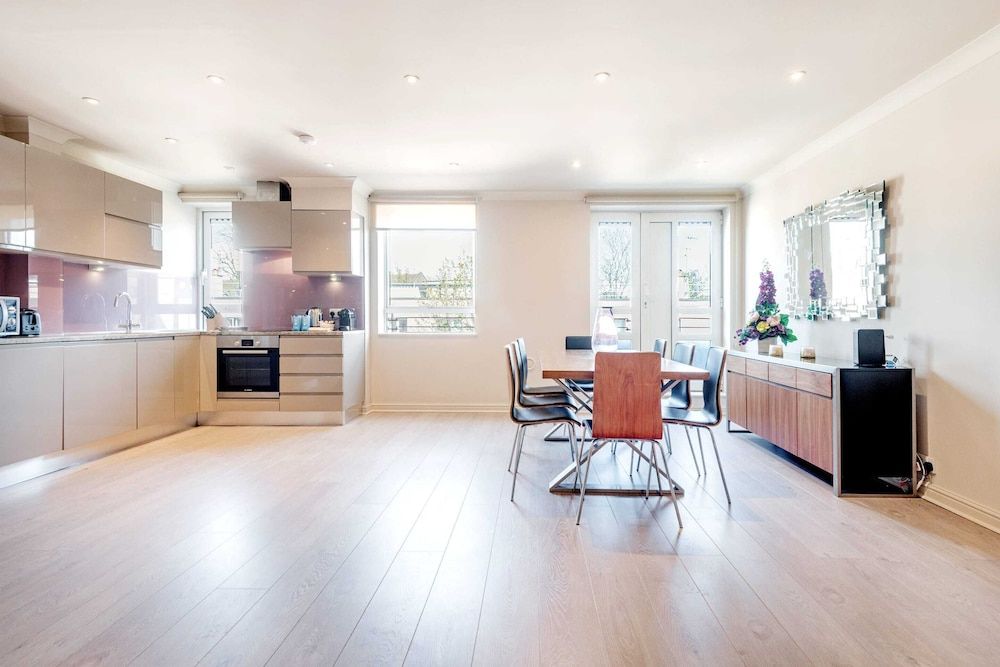 undefined Stunning 3-bed in the heart of London 2