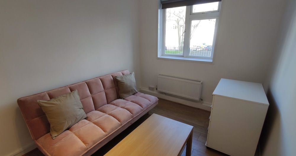 undefined 2 Bedroom Apartment in Kentish Town 5