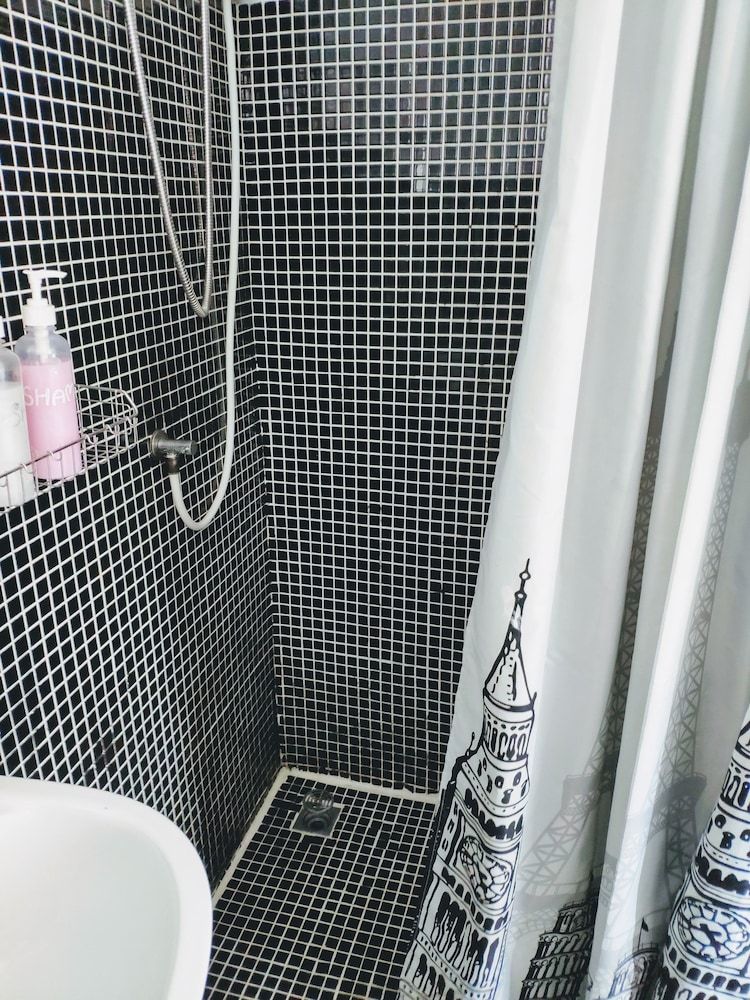 Padi Madi Guest House Standard Double Room, 1 Queen Bed 6