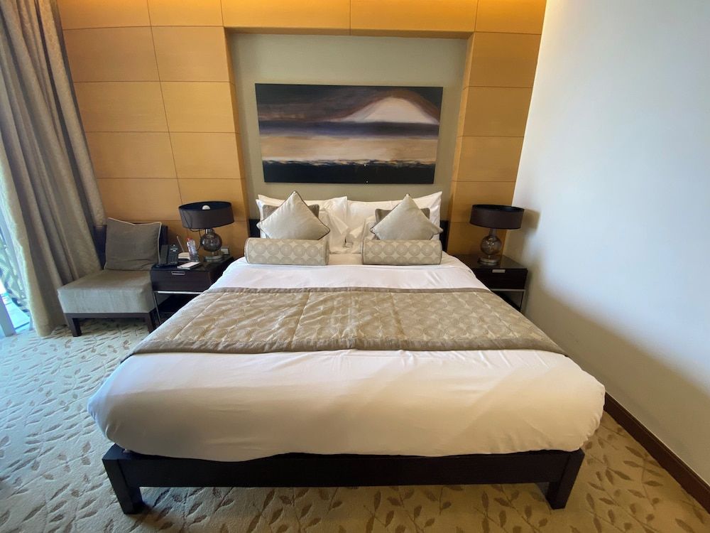 SuperHost EMAAR Residences Apartments - Address Dubai Mall Economy Apartment 2
