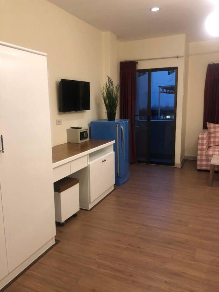 DB Residence Deluxe Room 11