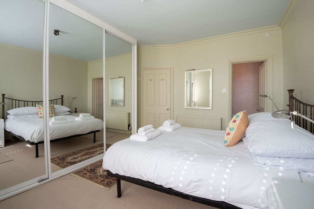 Picturesque Parsons Green Apartment (2 Bedrooms) 5