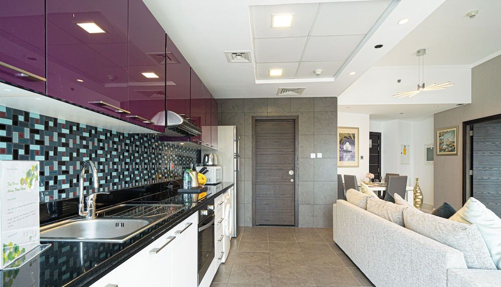 Lavish One Bedroom with Amazing Sun Deck & Pool