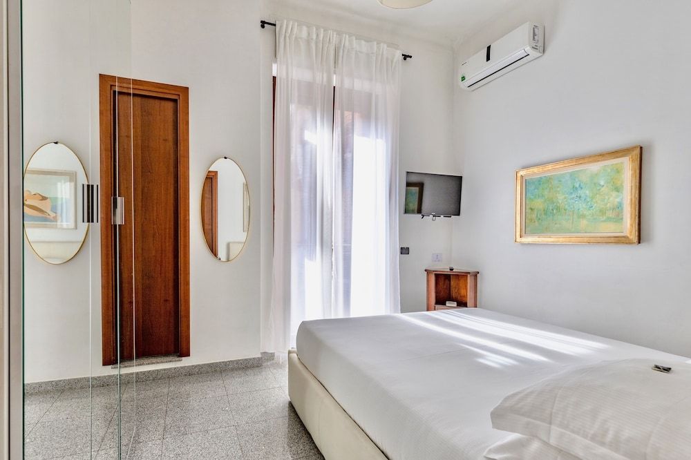 Aiello Suites Milan Double Room 12
