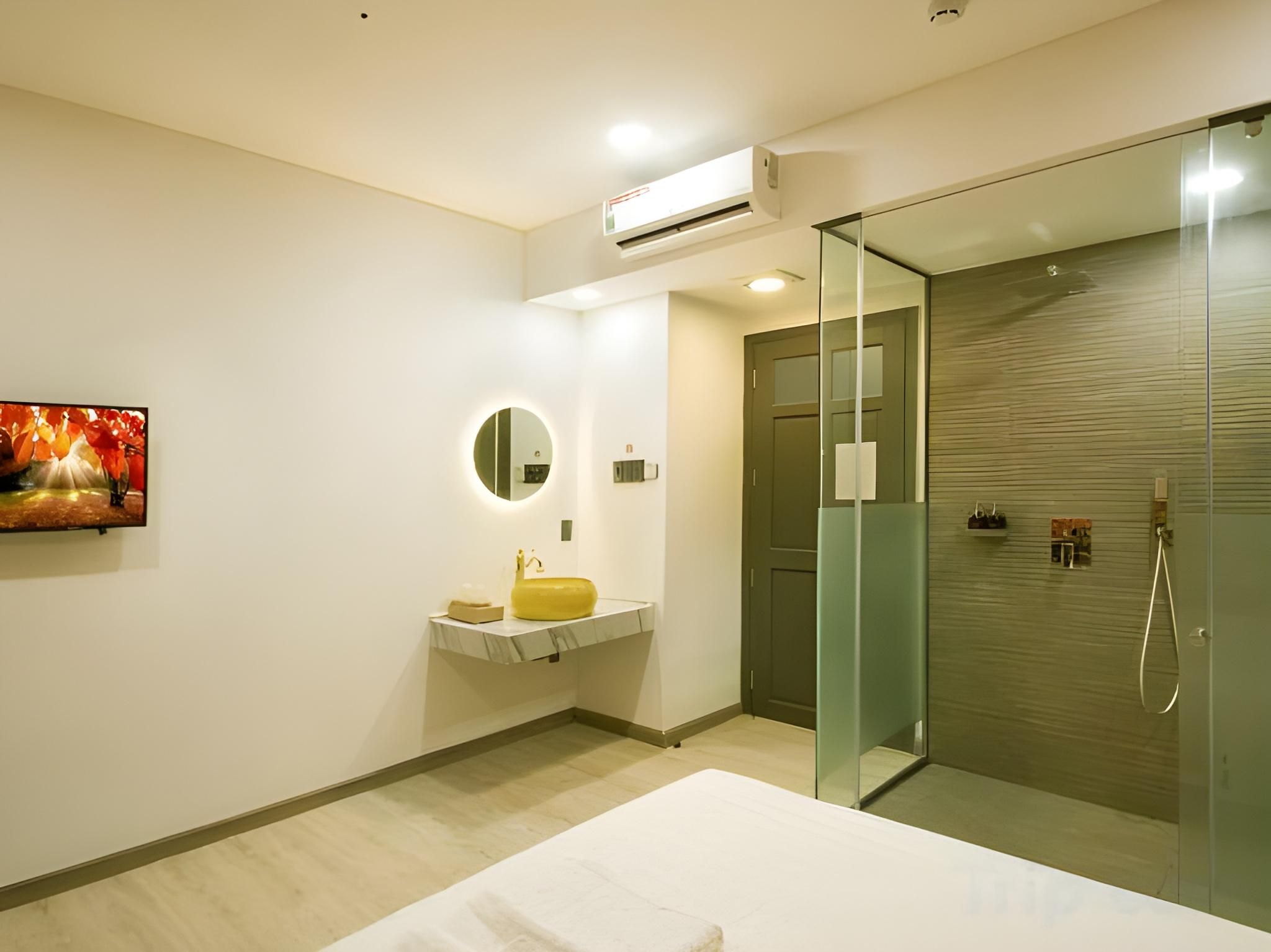 Eros Hotel 2 - Love Hotel Standard Double Room 6