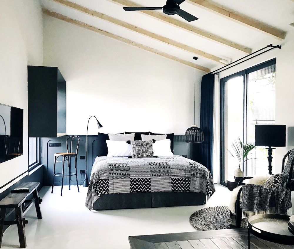 Little Friends Beyond B&B Magpie Suite Room 4