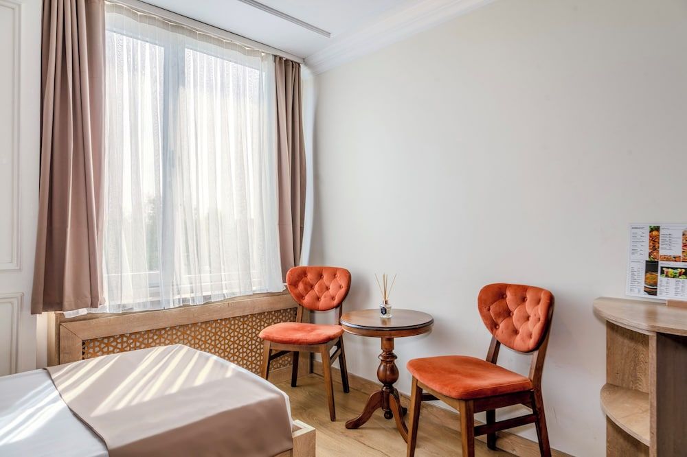 Porta Romanos Hotel Standard Triple Room 12