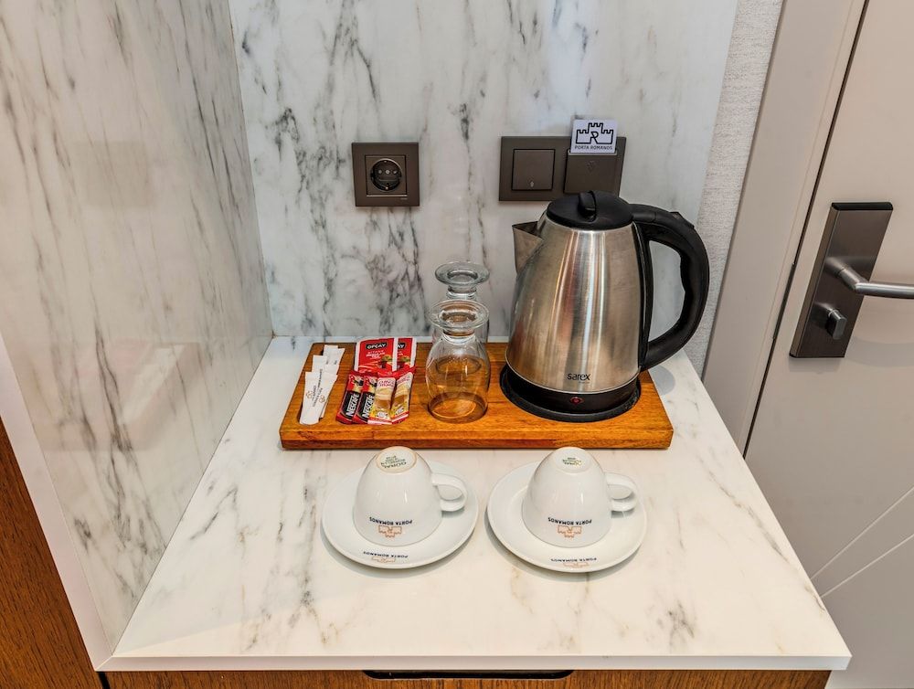 Porta Romanos Hotel Deluxe Room, Terrace 12