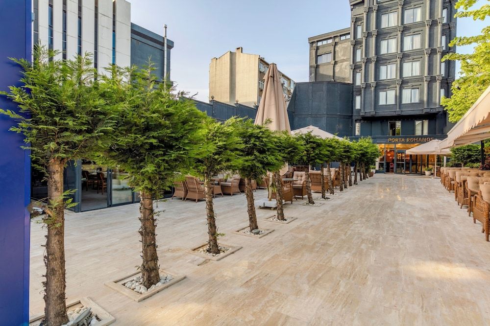 undefined Porta Romanos Hotel 5