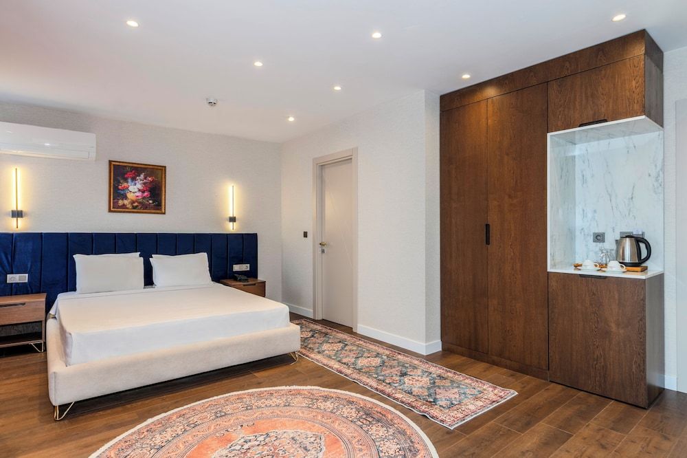 Porta Romanos Hotel Deluxe Room, Terrace 2