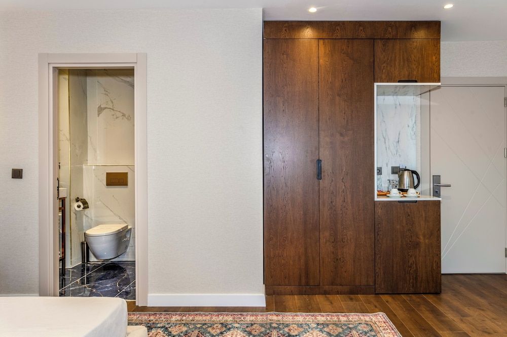 Porta Romanos Hotel Deluxe Room, Terrace 11