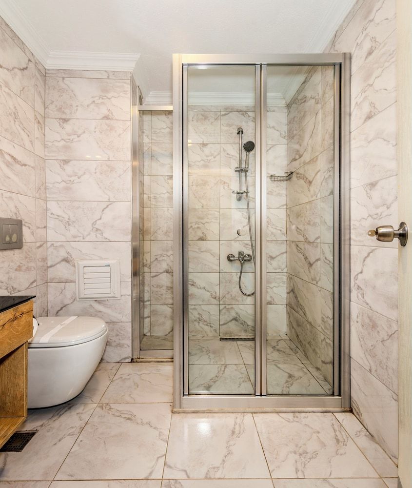 Porta Romanos Hotel Standard Triple Room 8