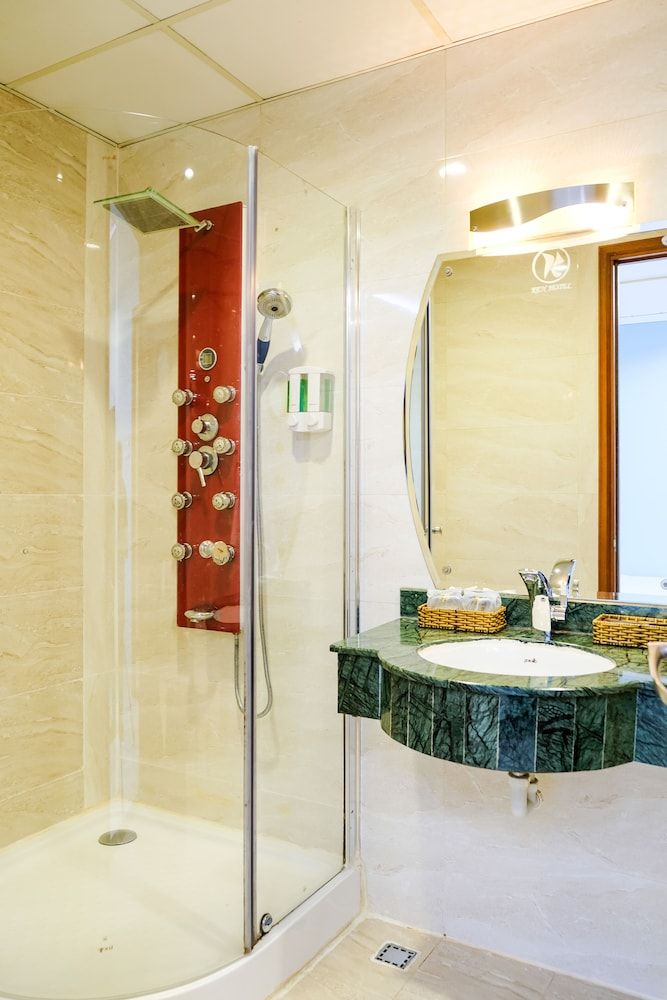 Ken Hotel Deluxe Double Room, No Windows 6