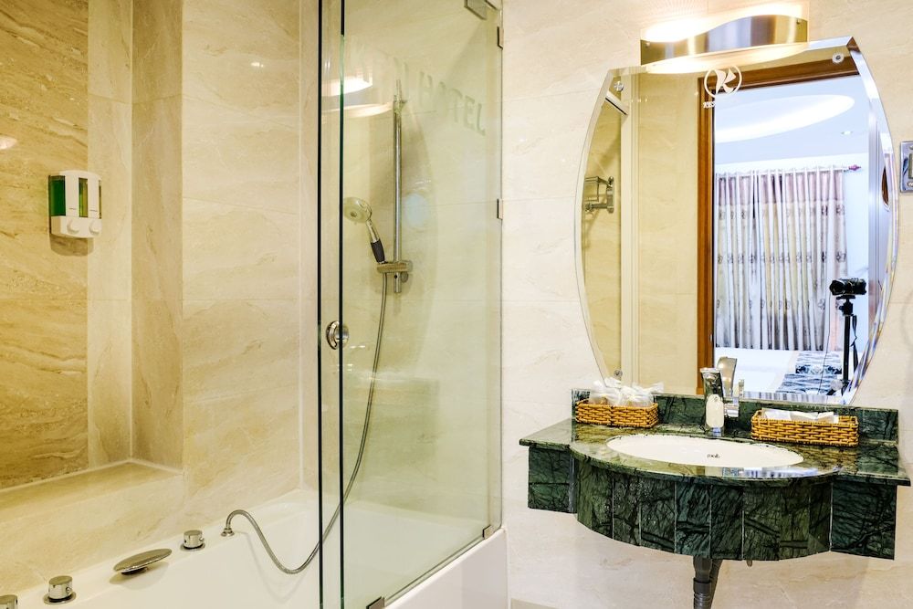 Ken Hotel Deluxe Double Room, No Windows 7