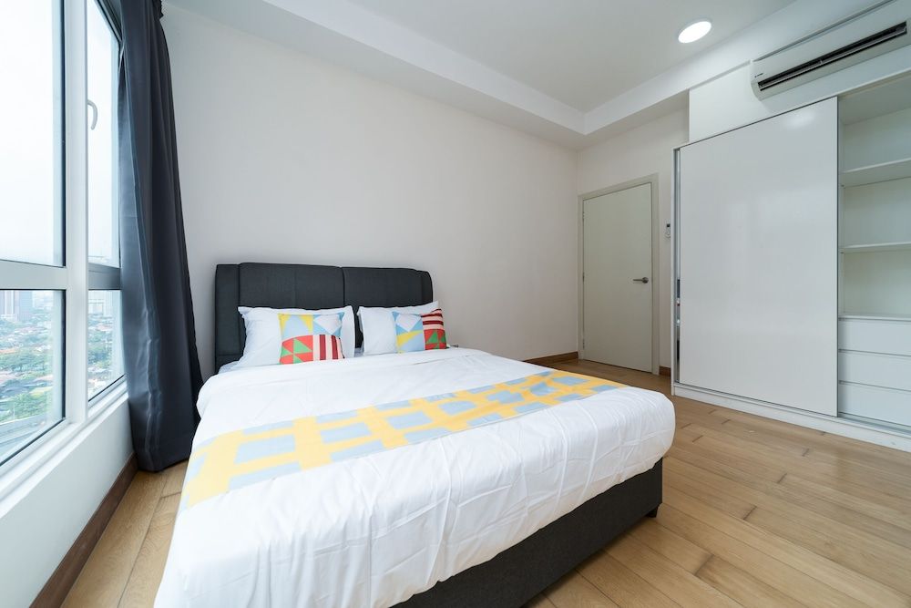 undefined OYO Home 89446 Amazing 2 Bedroom Crest