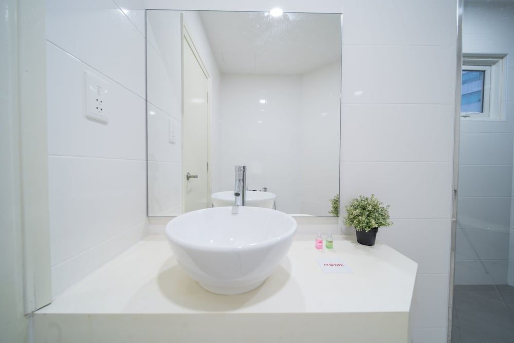 OYO Home 89446 Amazing 2 Bedroom Crest Classic Room 19