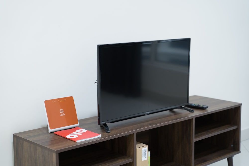 OYO Home 89446 Amazing 2 Bedroom Crest Classic Room 14