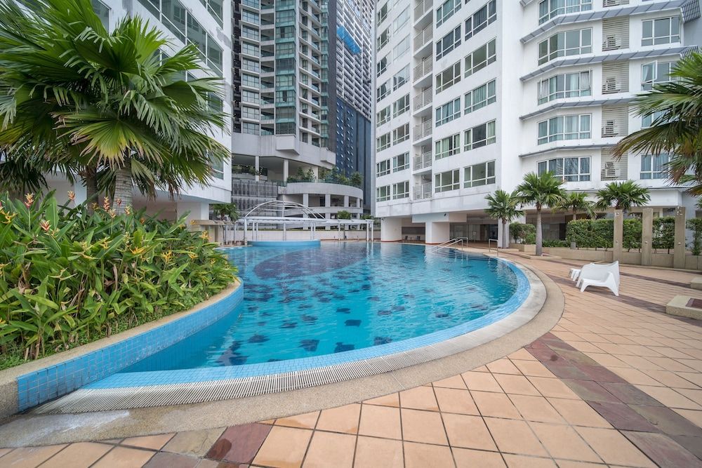 undefined OYO Home 89446 Amazing 2 Bedroom Crest 9