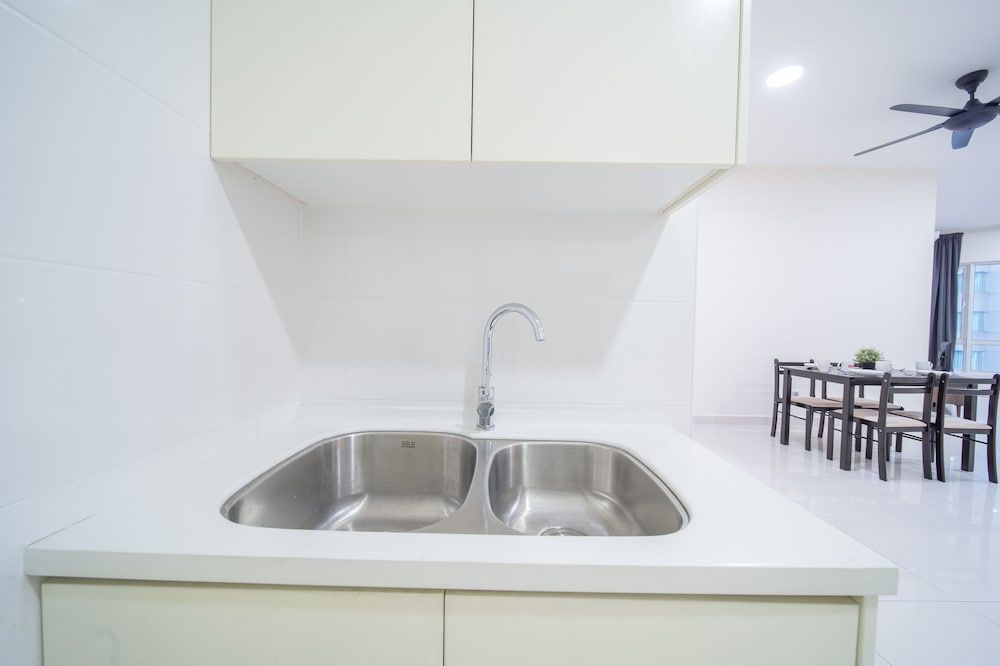 OYO Home 89446 Amazing 2 Bedroom Crest Classic Room 9