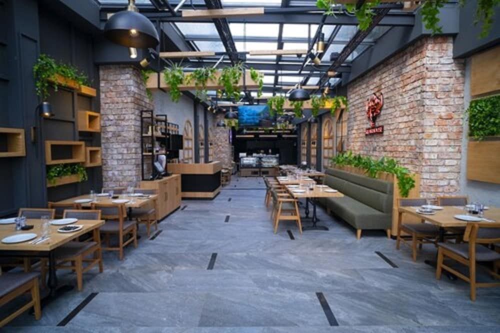 undefined Serenity Comfort Hotel 6